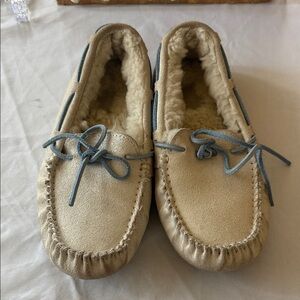 UGG Slippers Mocassins Women Size 7 Ivory Iridescent with blue shoelaces